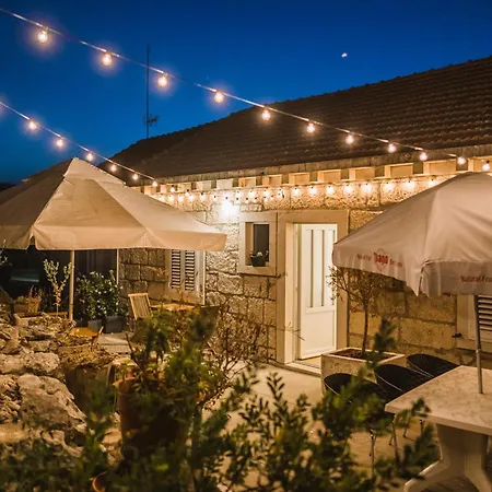 Orgula ゲストハウス *